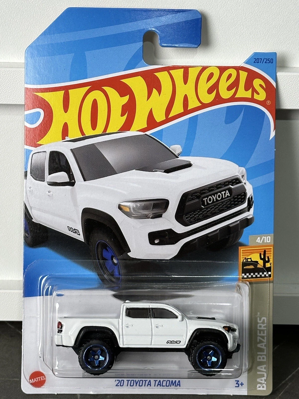 hot-wheels-mainlines-toyota-tacoma-white